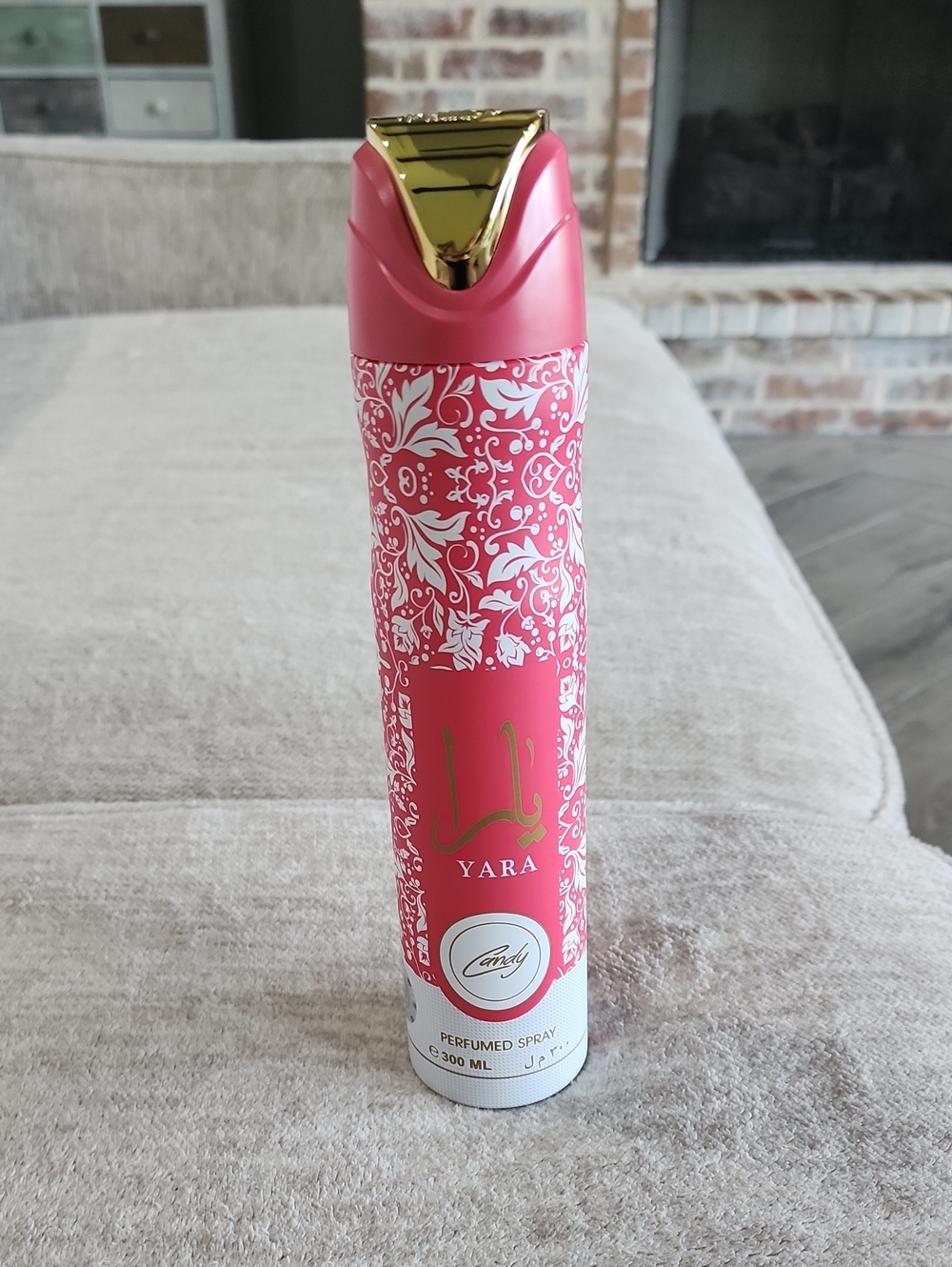 NWT Yara Candy Perfumed Spray